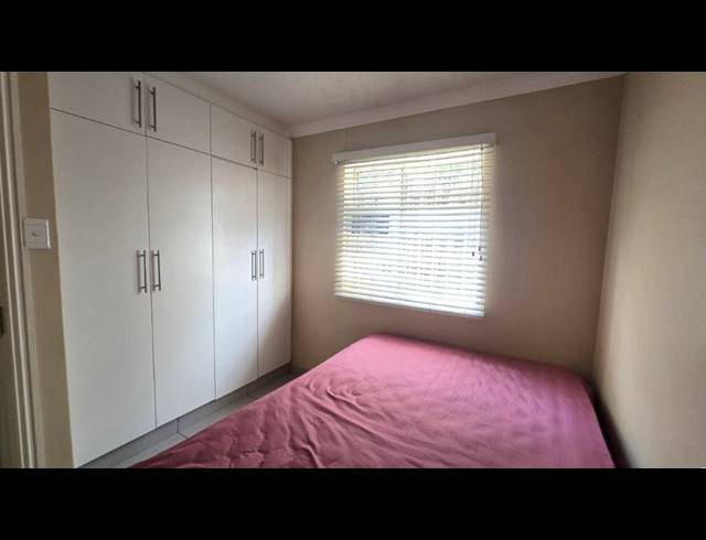 2 BEDROOM FLAT FOR SALE IN PADFIELD PARK